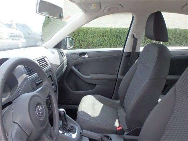 Volkswagen Jetta 2011 photo 9